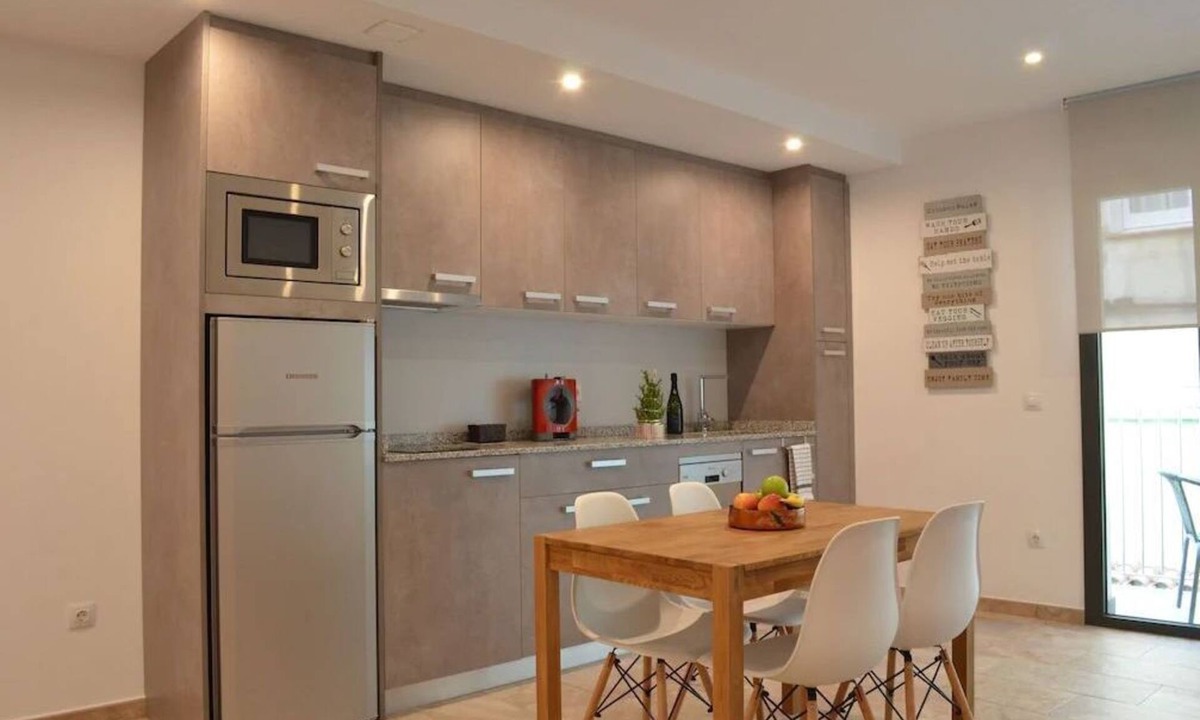 Roses Town Center Apartment | 1.2 NEW in center ROSES with WI-FI, AC and TV sat at 60 m MAR