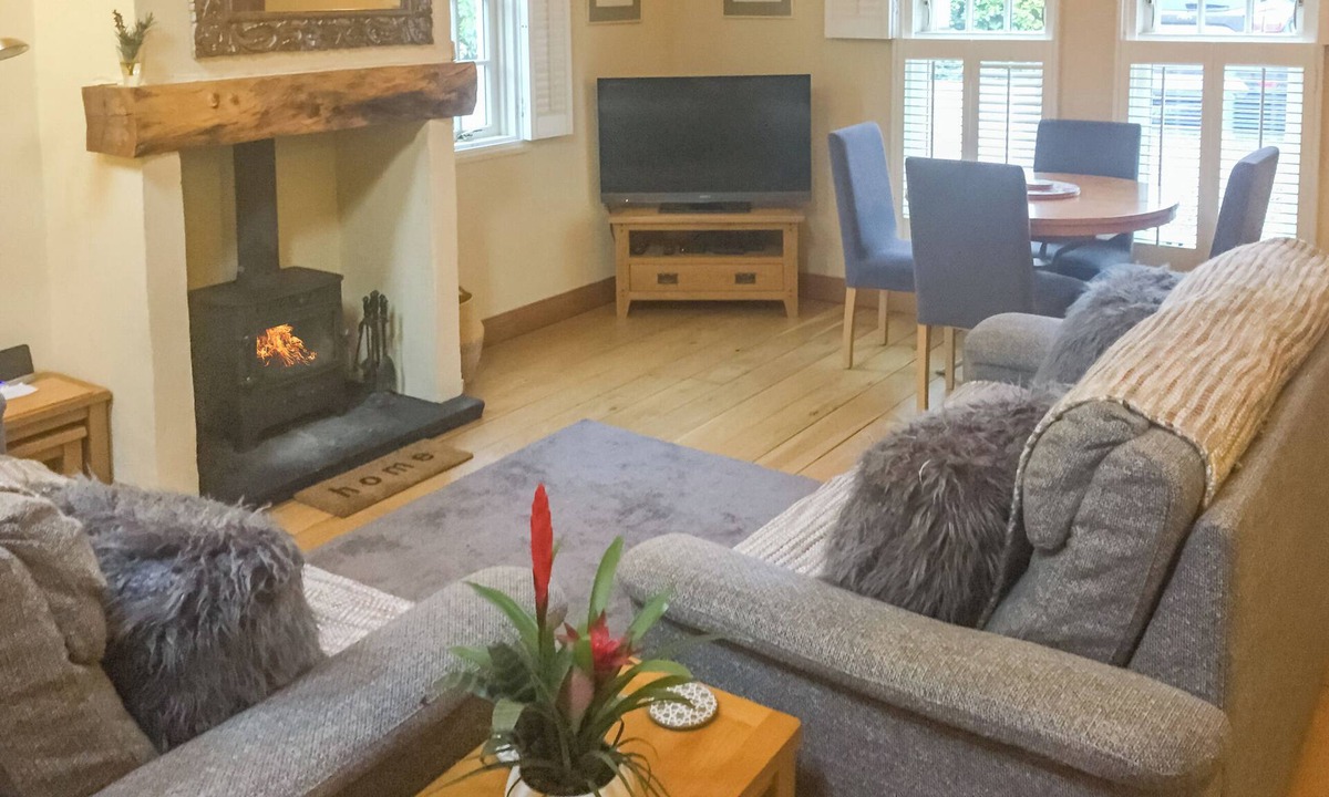 Helensburgh Cottage | 1 bedroom accommodation in Glen Fruin by Helensburgh