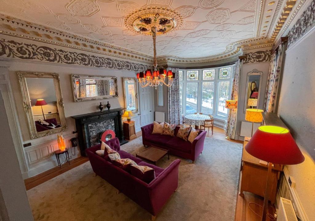 North West Apartment | 1 Bed Character Filled Glasgow Apartment