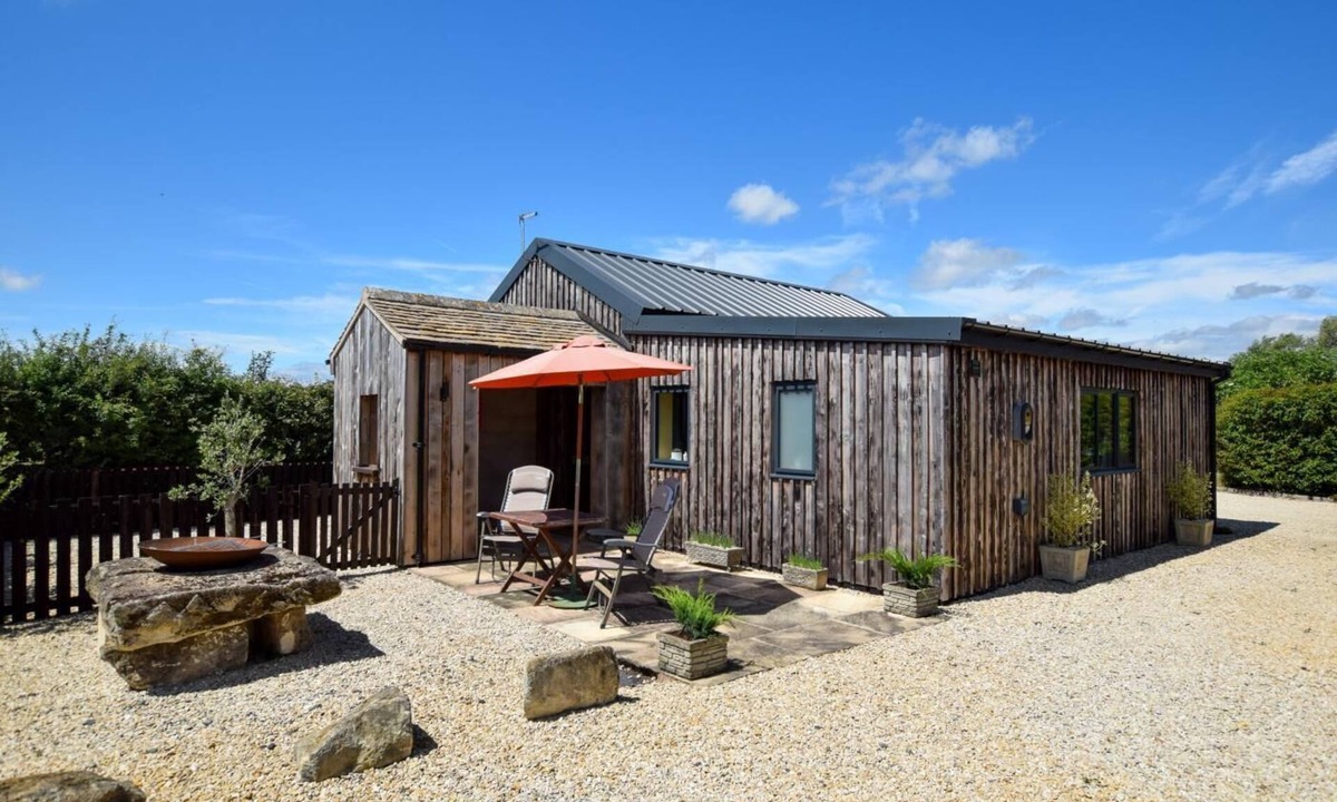 Evesham Ski Chalet | 1 Bed in Ashton-under-Hill (oc-o30070)