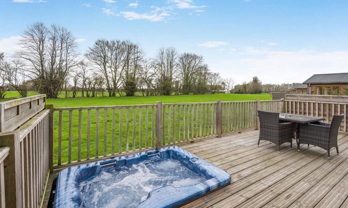 Diss Ski Chalet | 1 Bed in Athelington (oc-l35074)