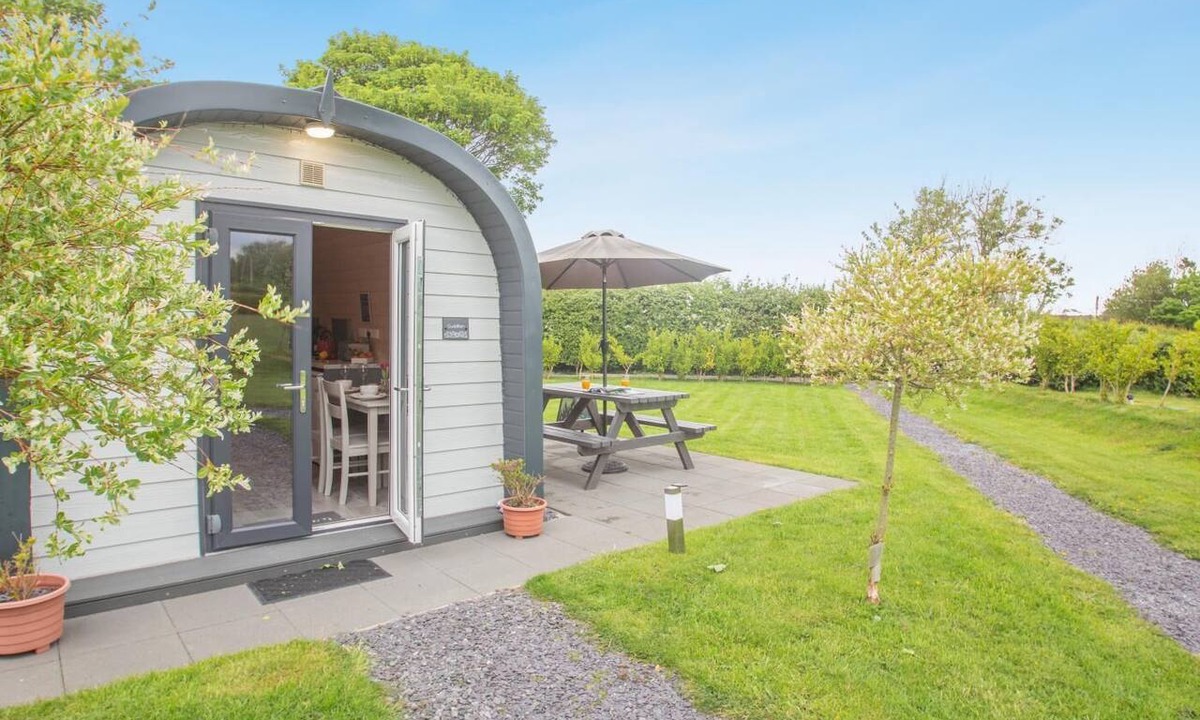 Brynsiencyn RV Rental | 1 Bed in Brynsiencyn (oc-c42703)