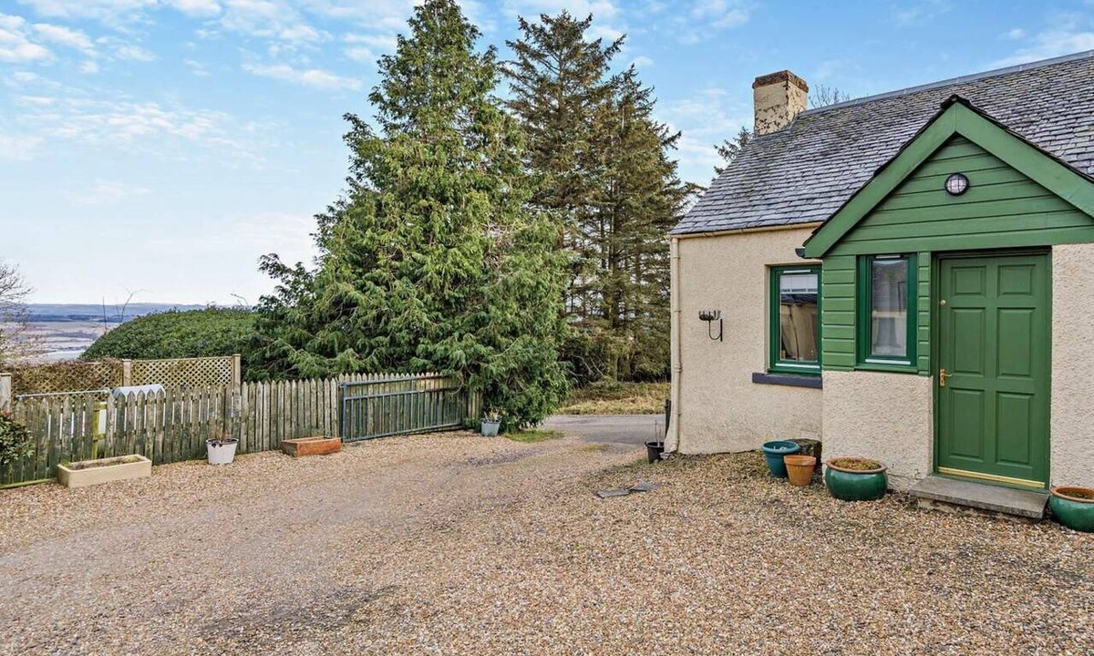 Perth House | 1 Bed in Dunning (oc-ca333)