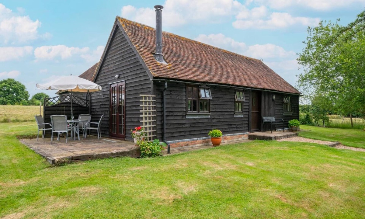 Abbess Roding Cottage | 1 Bed in Frittenden (oc-cb564)