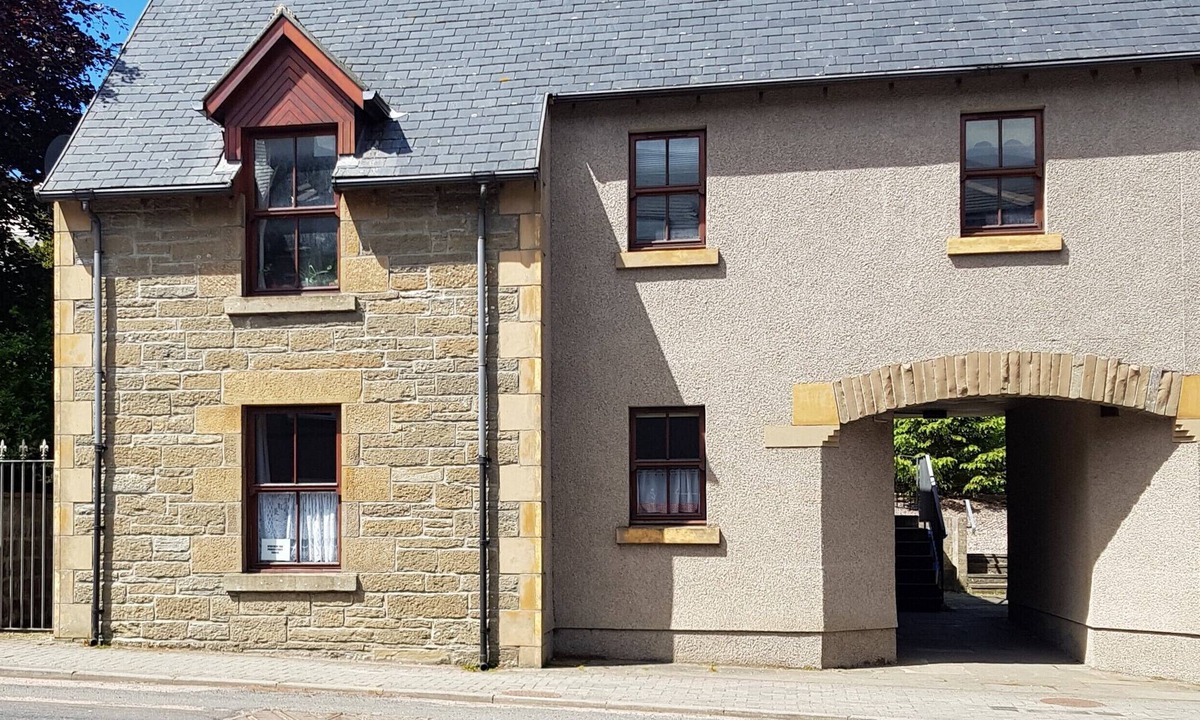 Thurso Apartment | 10 minutes from the local beach great surfing beach License Nr.HI-00282-F
