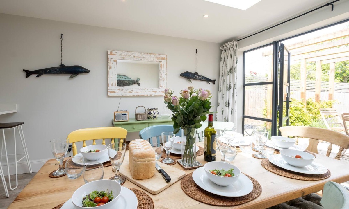 Aldeburgh Cottage | 17 Park Lane - sleeps 7 guests in 4 bedrooms