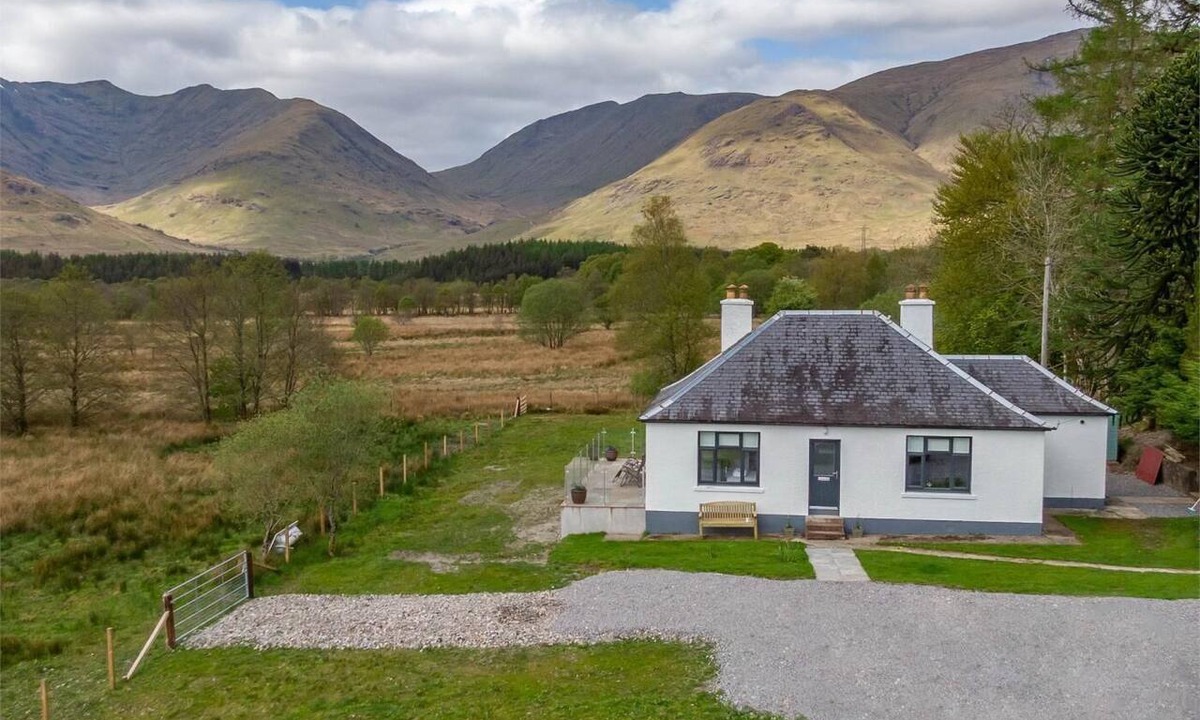 Dalmally House | 2 Bed in Dalmally (oc-ca379)