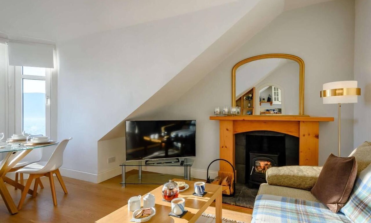 Kilcreggan Apartment | 2 Bed in Helensburgh (oc-87473)