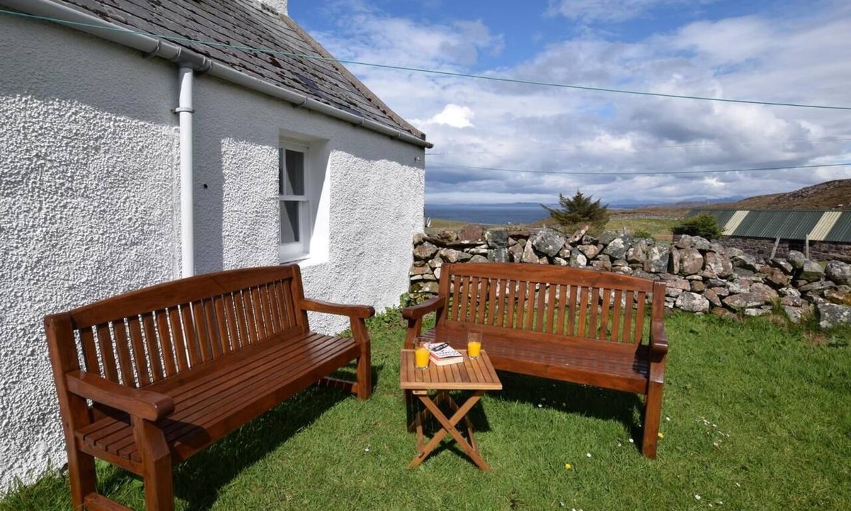 Clachtoll Cottage | 2 Bed in Lairg (oc-su187)