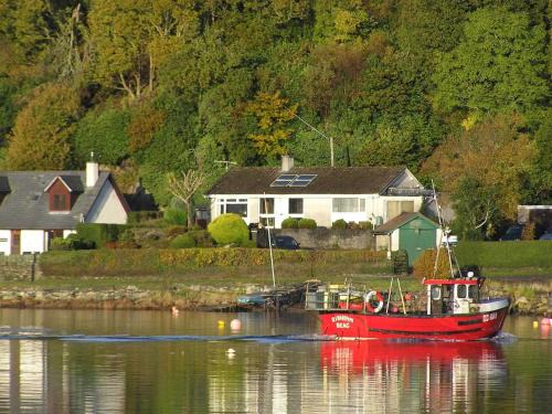 Tayvallich House | 2 Bed in Lochgilphead oc-ag692