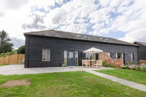 Sudbury House | 2 Bed in Newton oc-ffba