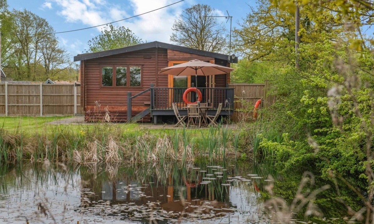 Martlesham Heath Ski Chalet | 2 Bed in Otley (oc-slm)