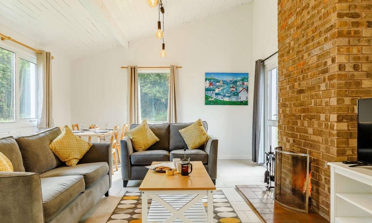 Saltash Ski Chalet | 2 Bed in Saltash (oc-88311)
