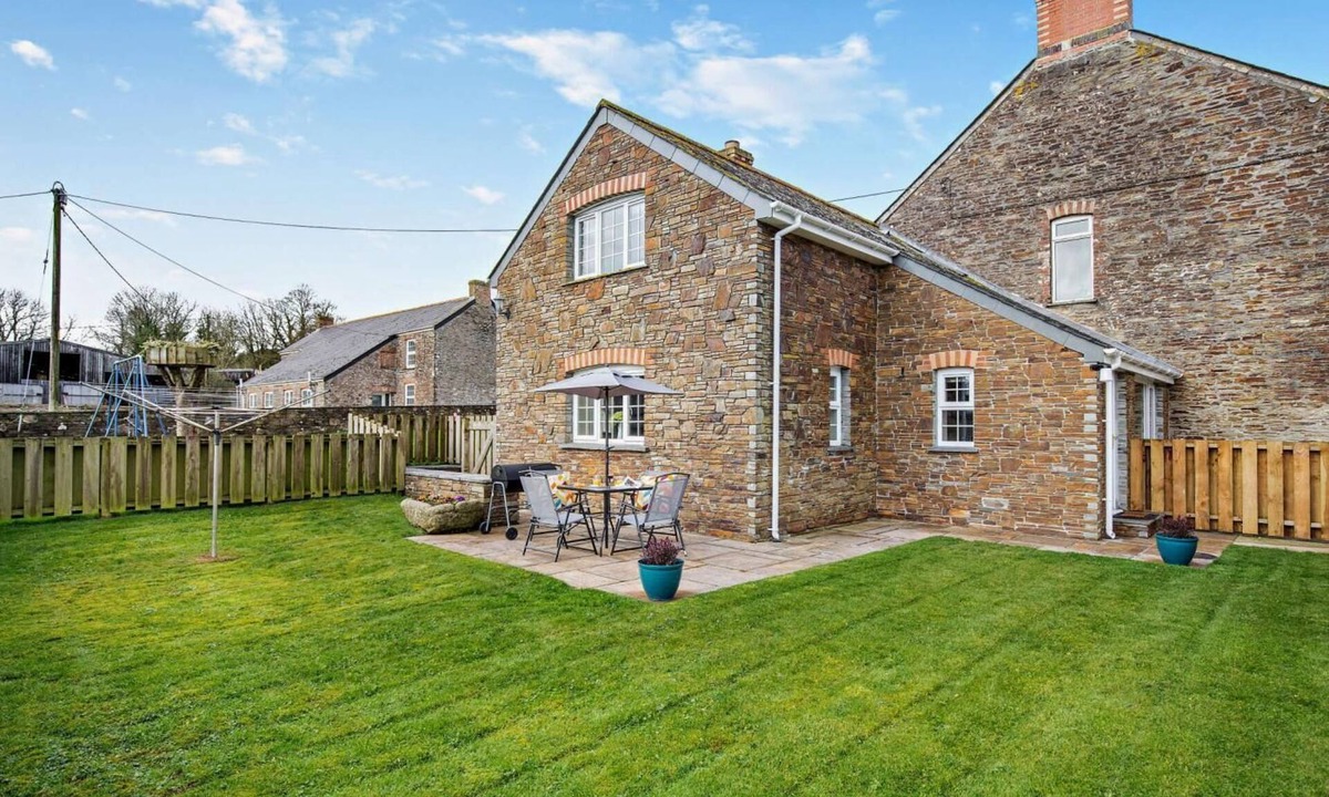 Winnard's Perch Cottage | 2 Bed in St. Issey (oc-w27345)