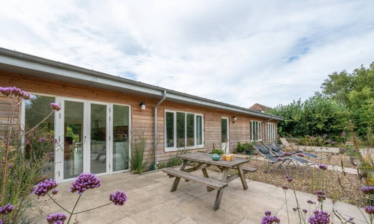 Etchinghill Cottage | 2 Bed in Stelling Minnis (oc-ek715)