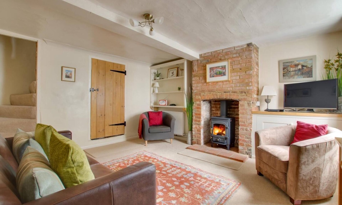 Martlesham Heath Cottage | 2 Bed in Woodbridge (oc-csn2)