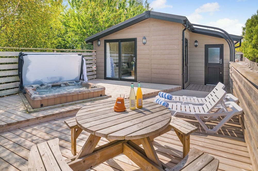 Cannington Ski Chalet | 2 bedroom accommodation in Cannington