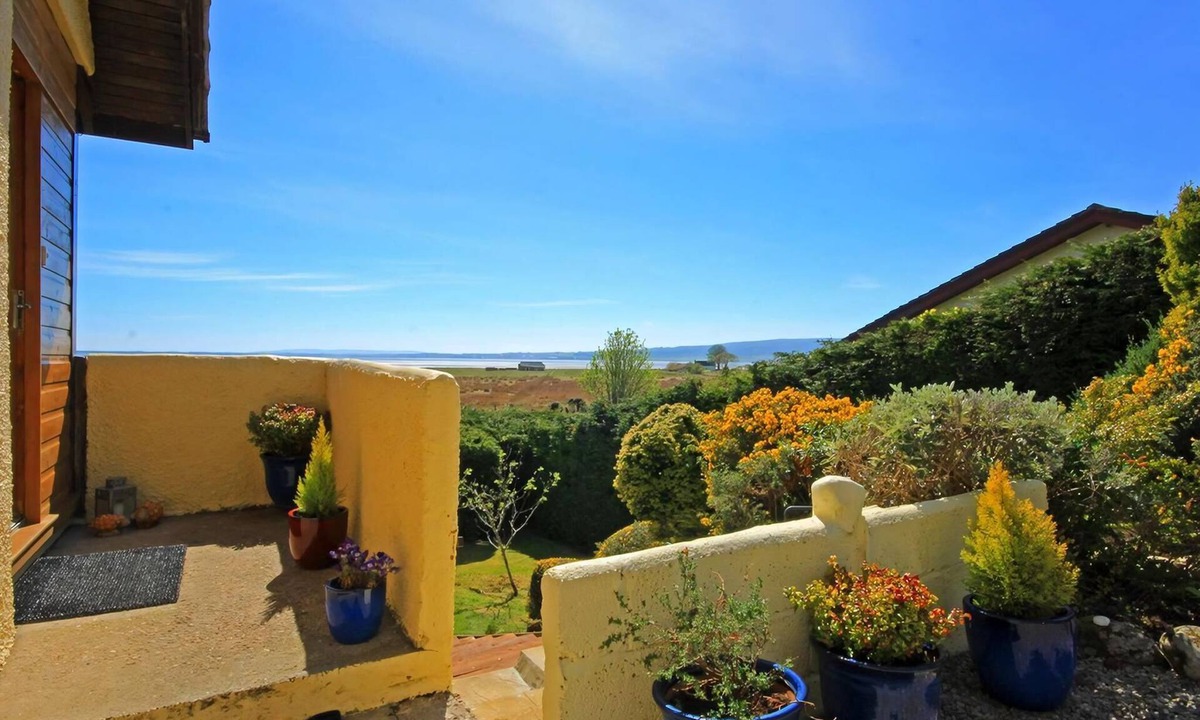 Dornoch Cottage | 2 bedroom accommodation in Lonemore, near Dornoch