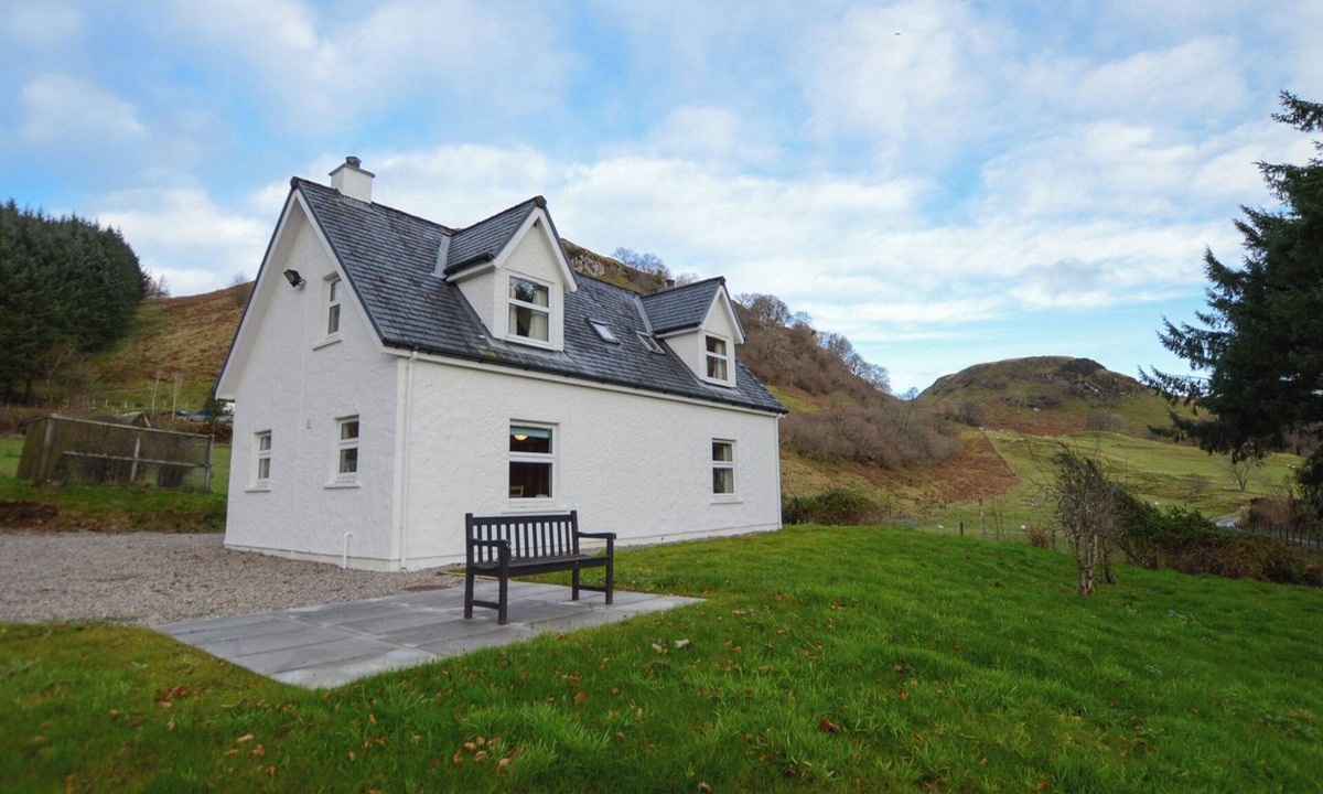 Lerags Cottage | 2 bedroom accommodation in Lerags, near Oban