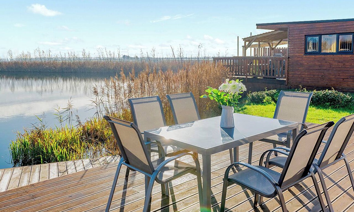 Ely Ski Chalet | 2 bedroom accommodation in Ely