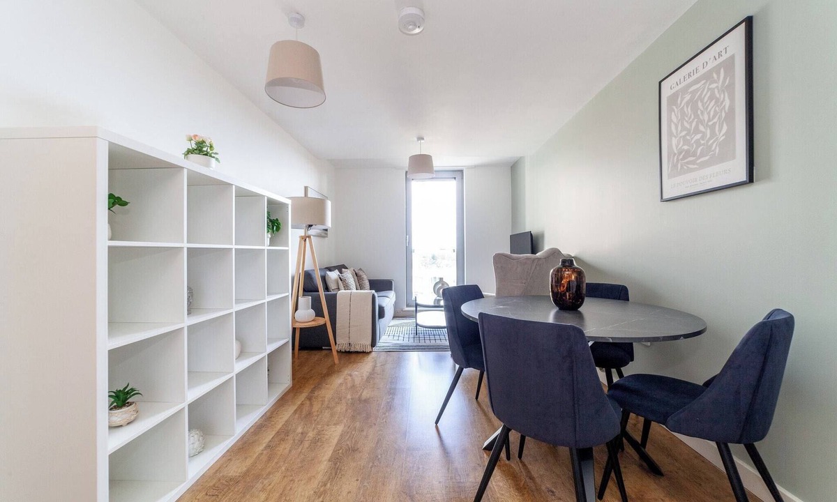 Forest Gate Apartment | 2-Bedroom Flat in Stratford