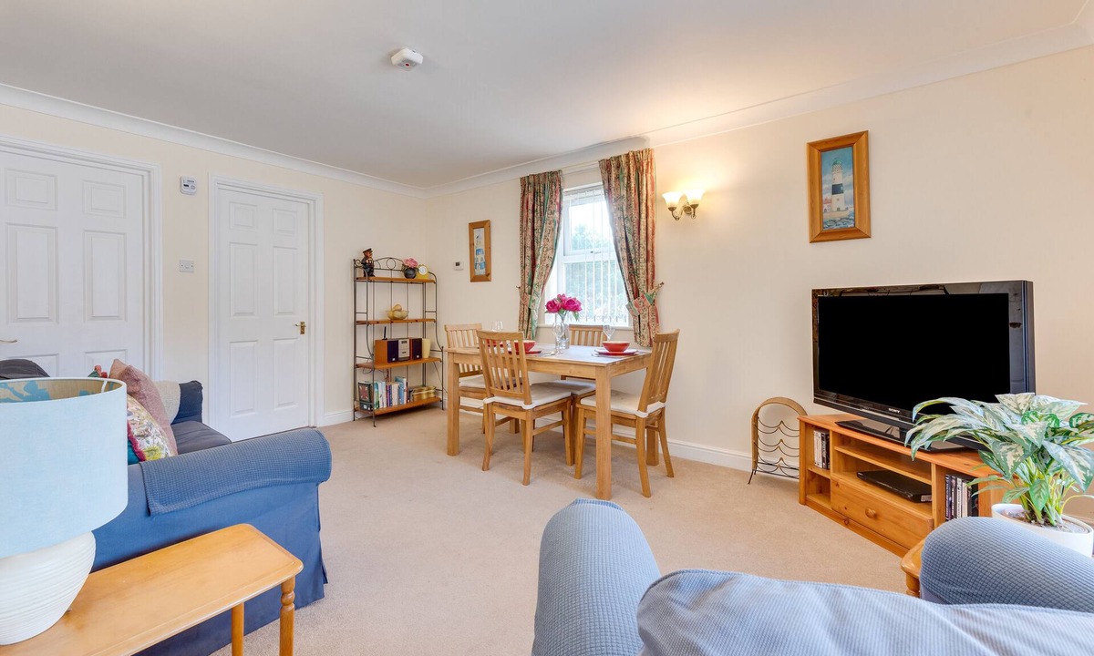Aldeburgh Apartment | 2 Coastguard Court - One Bedroom Apartment, Sleeps 2