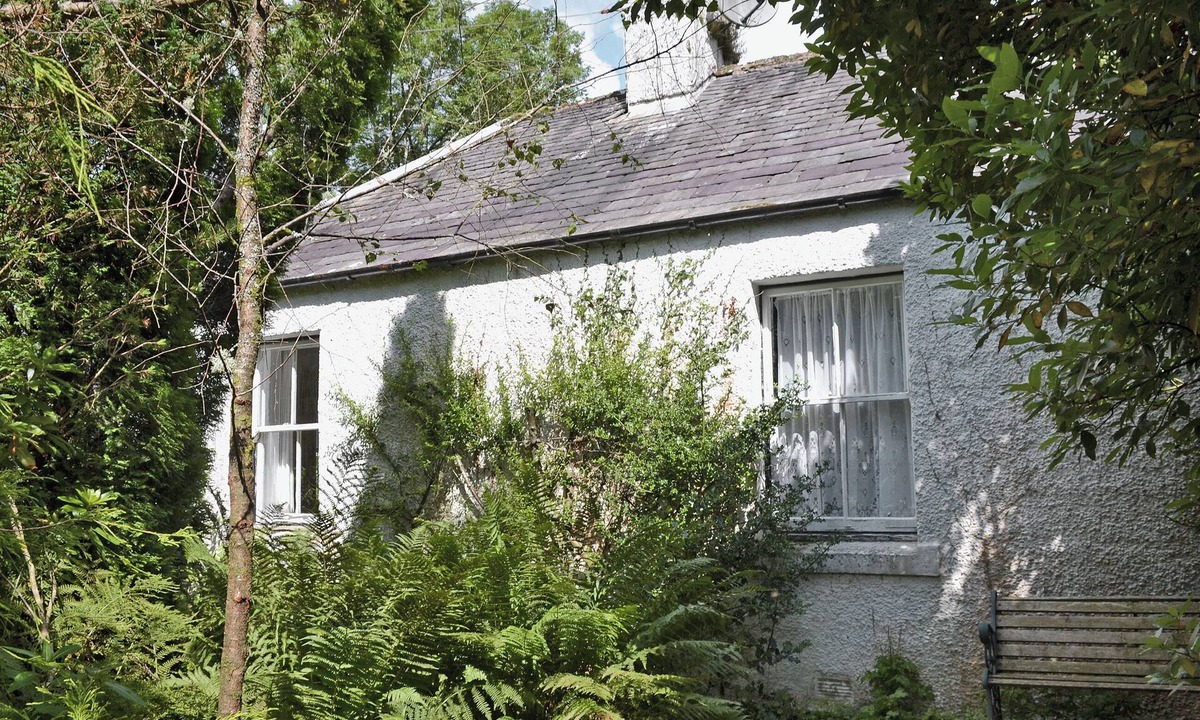 Newton Stewart Cottage | 2 bedroom accommodation in Palnure near Newton Stewart