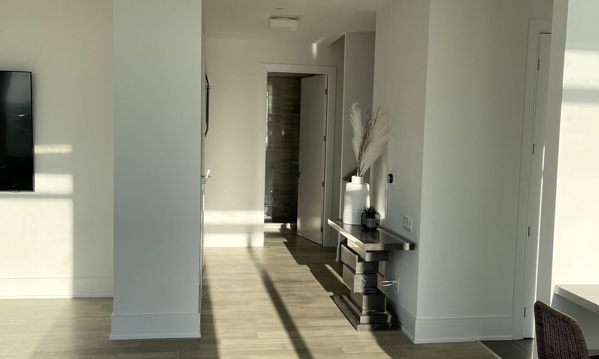 Downtown Toronto Condo | 2 Story Condo - Private Rooftop Terrace & Elevator