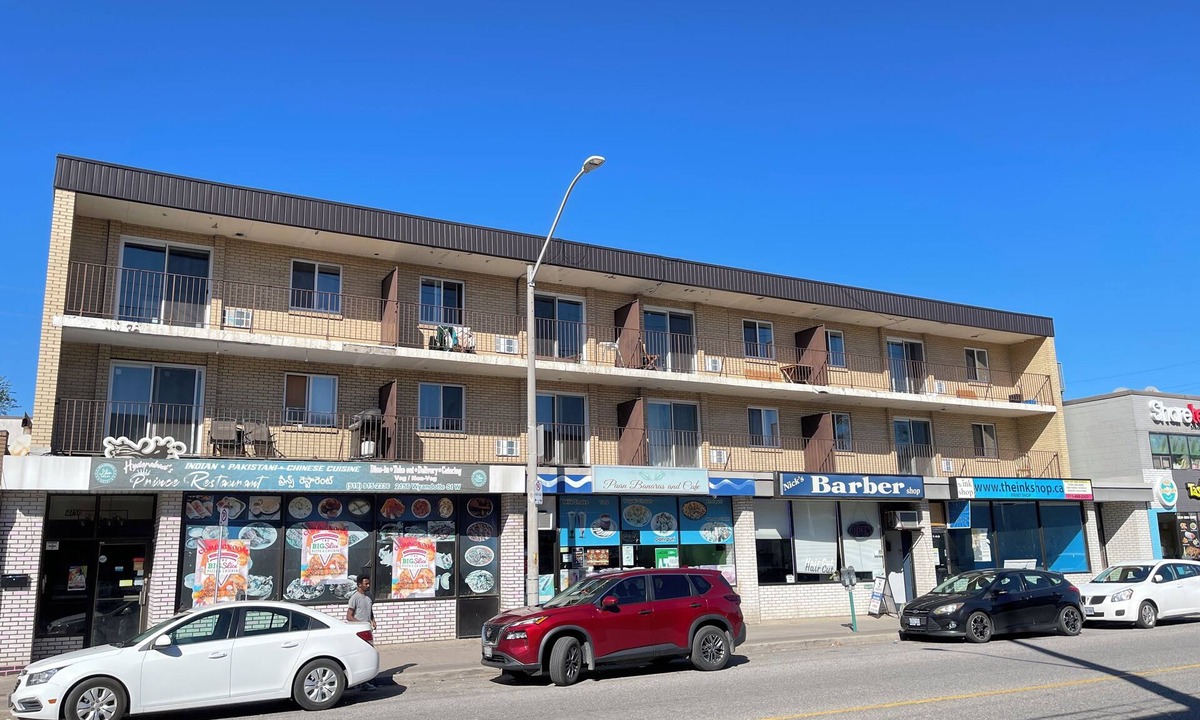 Bridgeview Apartment | 2BR Apartment Sleeps 4 | Close to University of Windsor & Ambassador Bridge