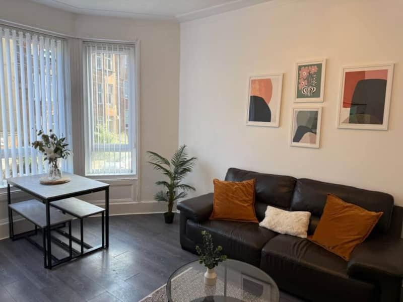 East End Apartment | 2BR Flat with Parking Near Glasgow Green and Parks