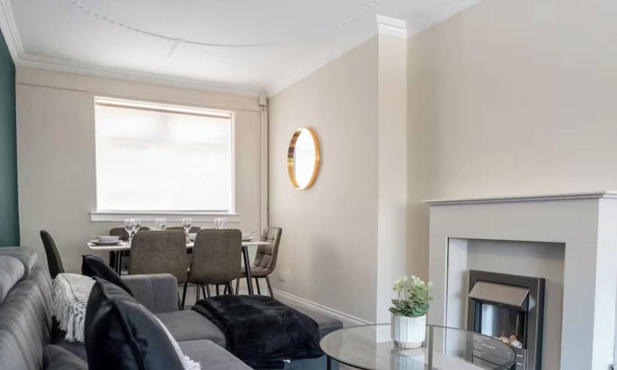 Hamilton House | 2BR House By Caledonia Luxe Stays Hamilton