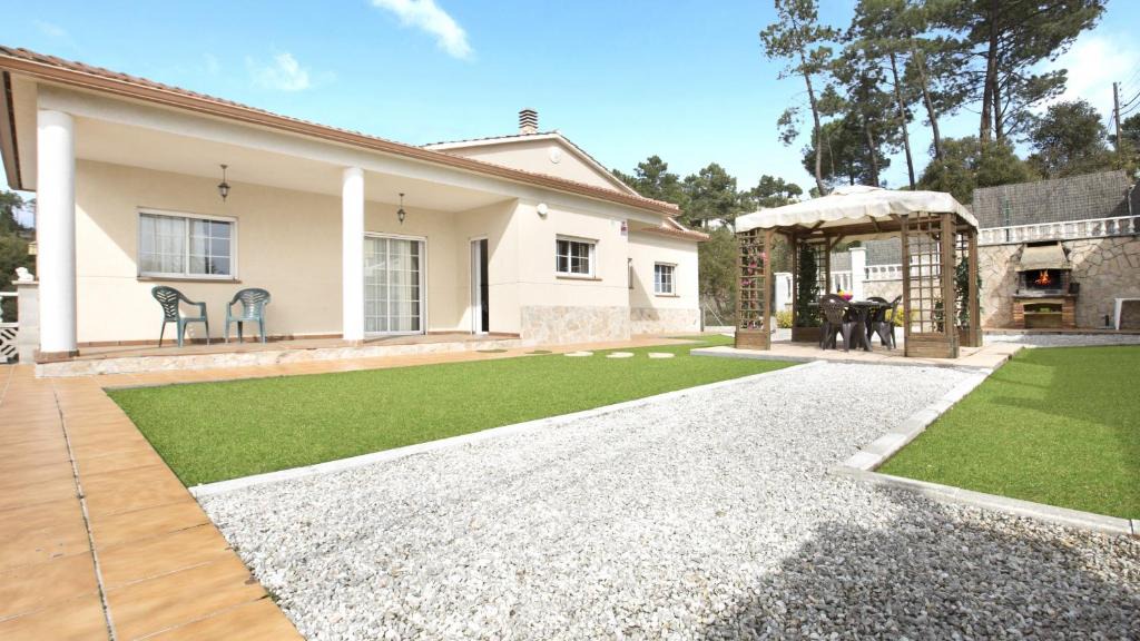 Vidreres Villa | 2Caro - Lloret de Mar