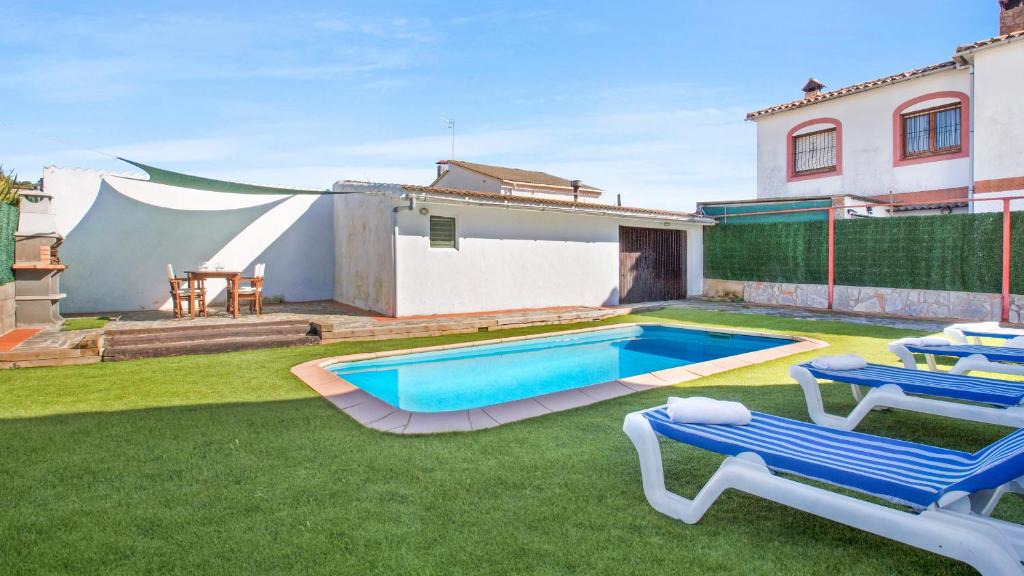 Vidreres Villa | 2Ona1 - Lloret de Mar