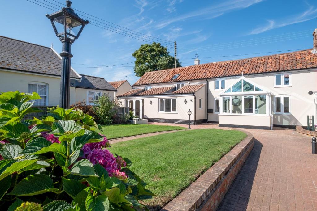 Thorpeness House | 3 Beach Cottages - Aldeburgh Coastal Cottages