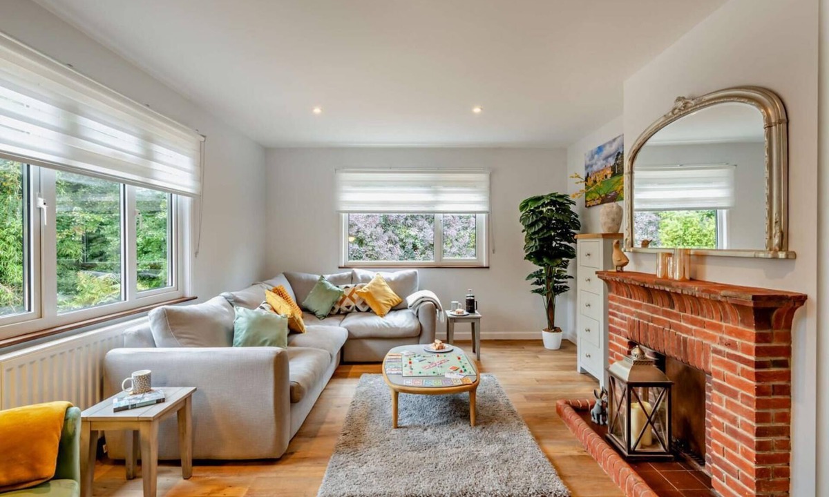 Acton House | 3 Bed in Acton (oc-c28929)
