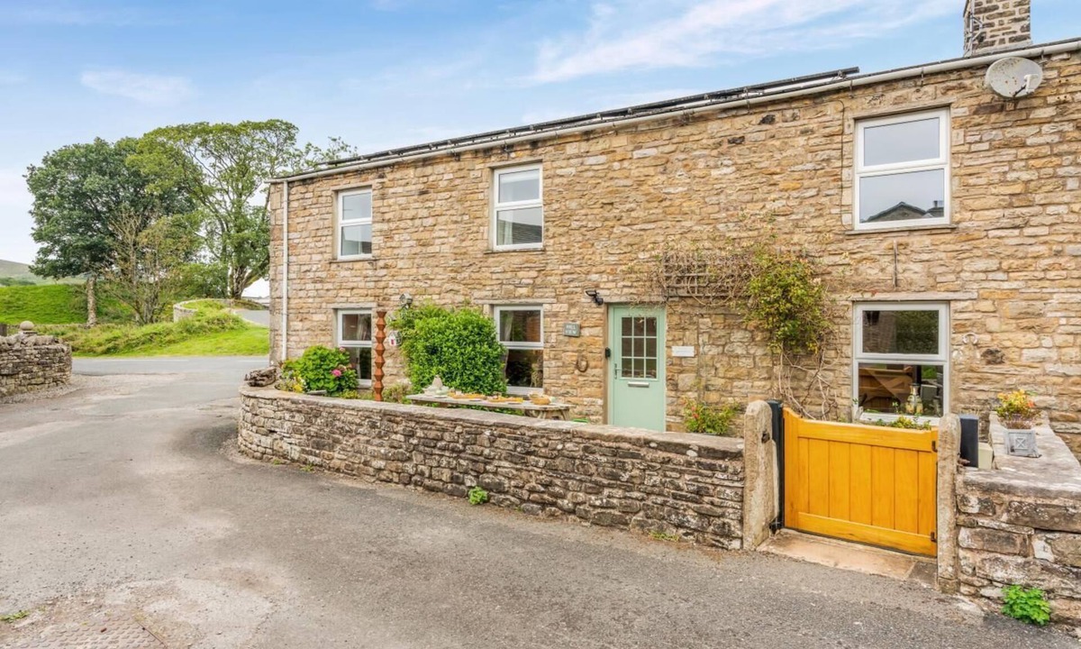 Hawes Cottage | 3 Bed in Appersett (oc-ds944)
