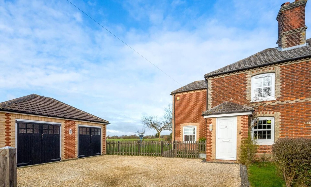 Belchamp Saint Paul Cottage | 3 Bed in Belchamp Otten (oc-2mf)