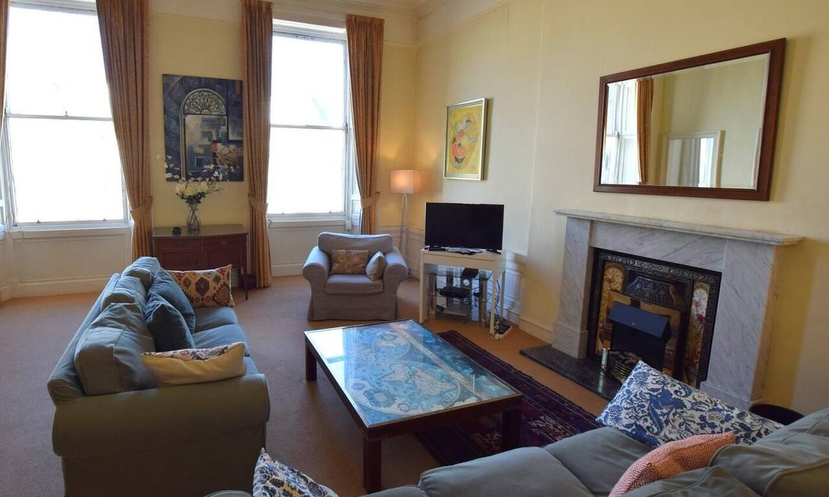 New Town Cottage | 3 Bed in Edinburgh (oc-79008)