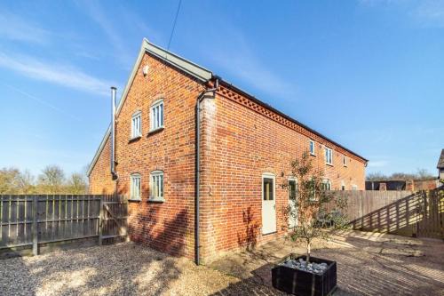 Knodishall House | 3 Bed in Knodishall oc-wbco
