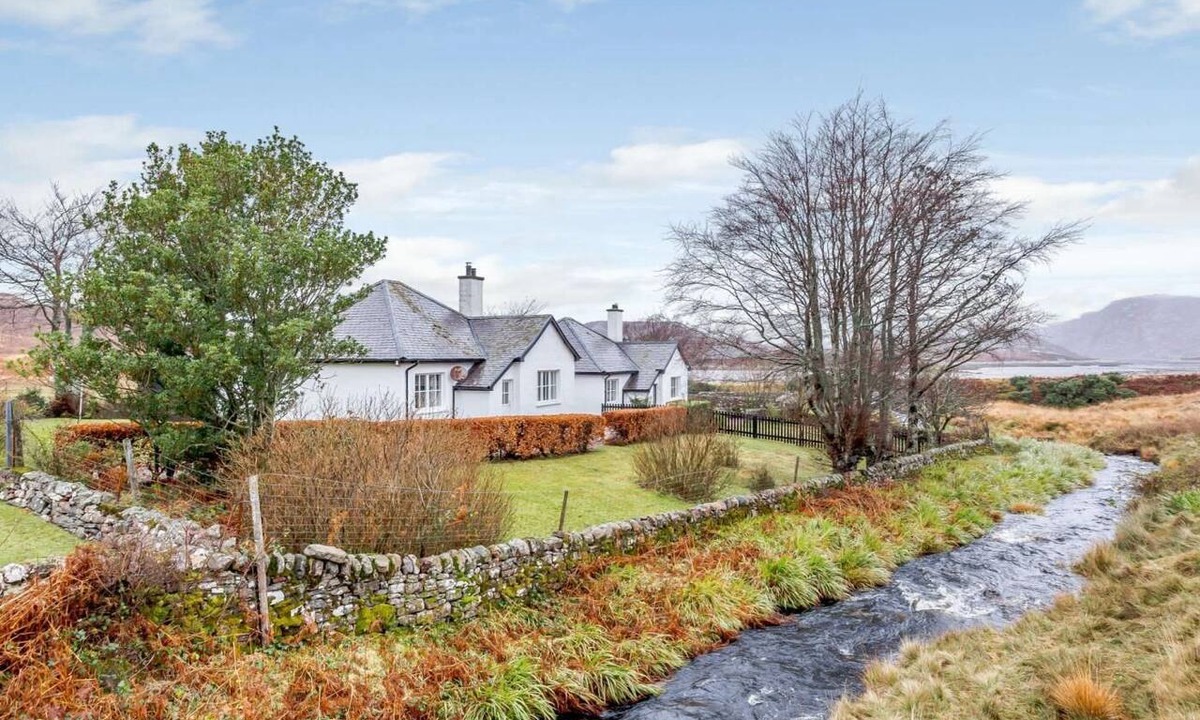 Tarbet Cottage | 3 Bed in Lairg (oc-ca026)
