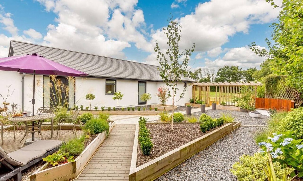 Saltash House | 3 Bed in Saltash (oc-88525)