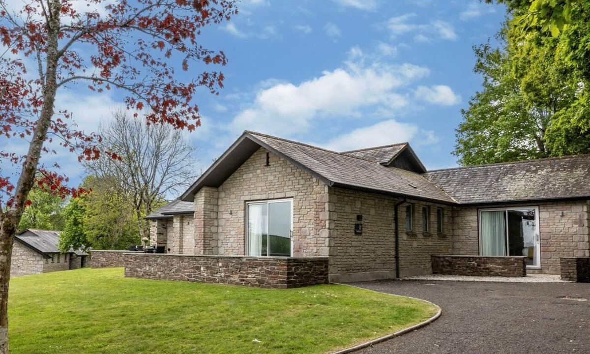 St Mellion House | 3 Bed in Saltash (oc-87716)