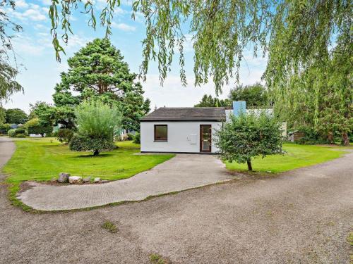 Saltash Cabin | 3 Bed in Saltash oc-30040