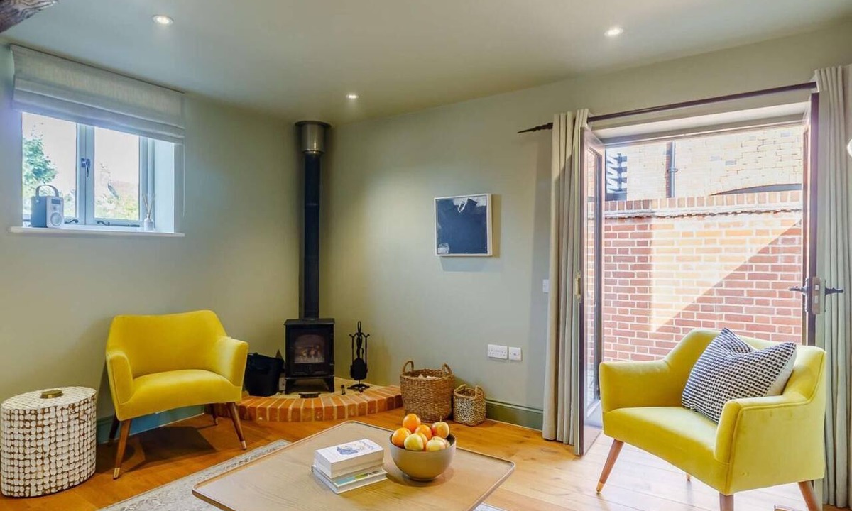 Knodishall Cottage | 3 Bed in Saxmundham (oc-89691)