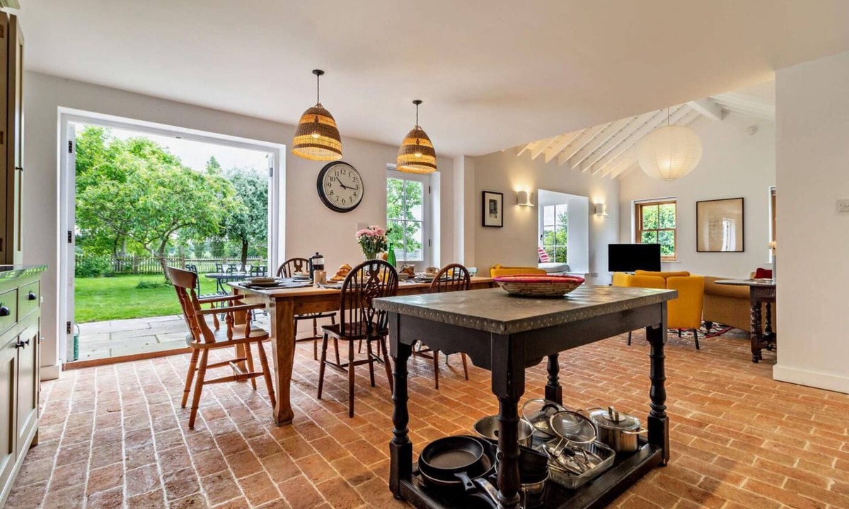 Sweffling House | 3 Bed in Sweffling (oc-l28906)