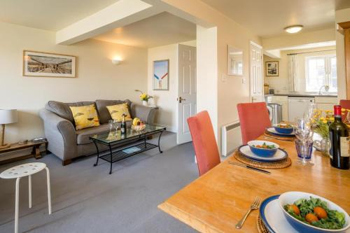 Thorpeness House | 3 Bell Lodge - near Thorpeness Country Club and the beach - Aldeburgh Coastal Cottages