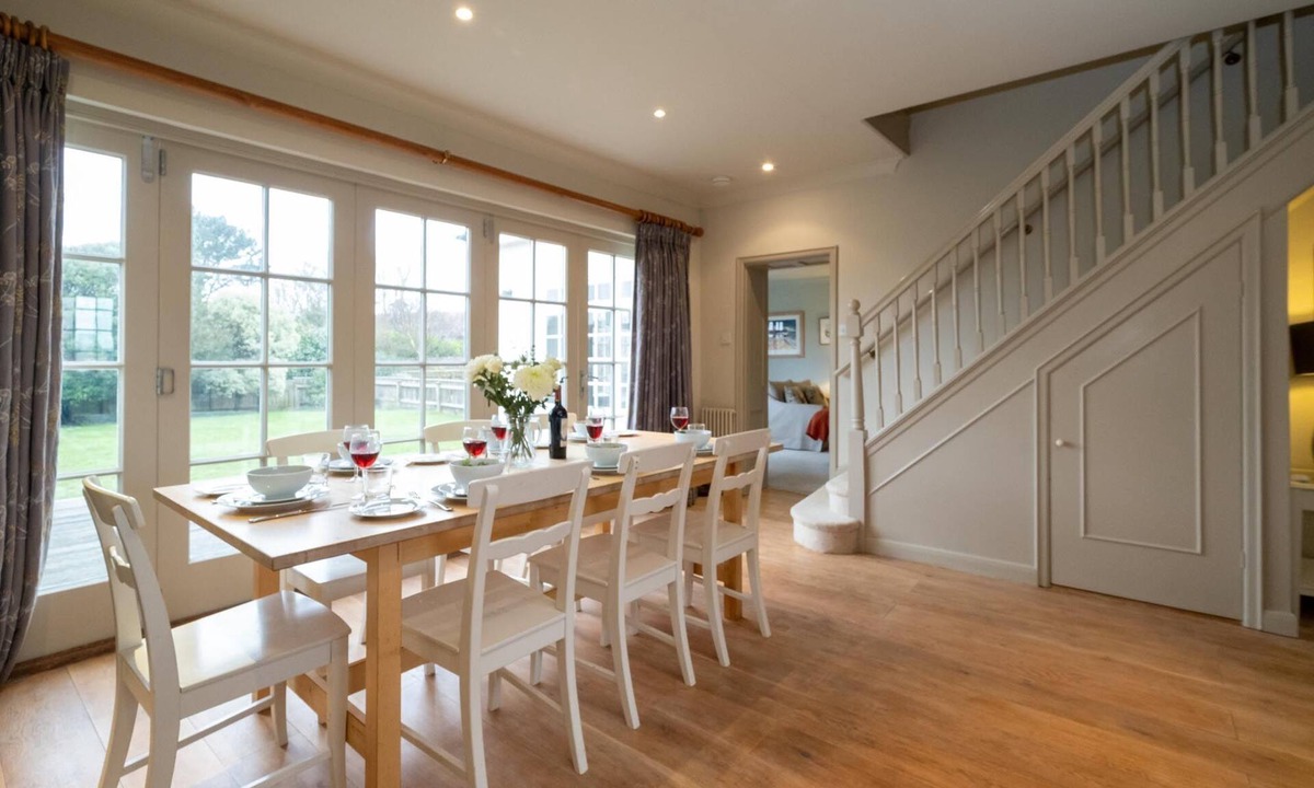 Thorpeness Cottage | 3 The Coastguards, Thorpeness - sleeps 7 guests in 4 bedrooms
