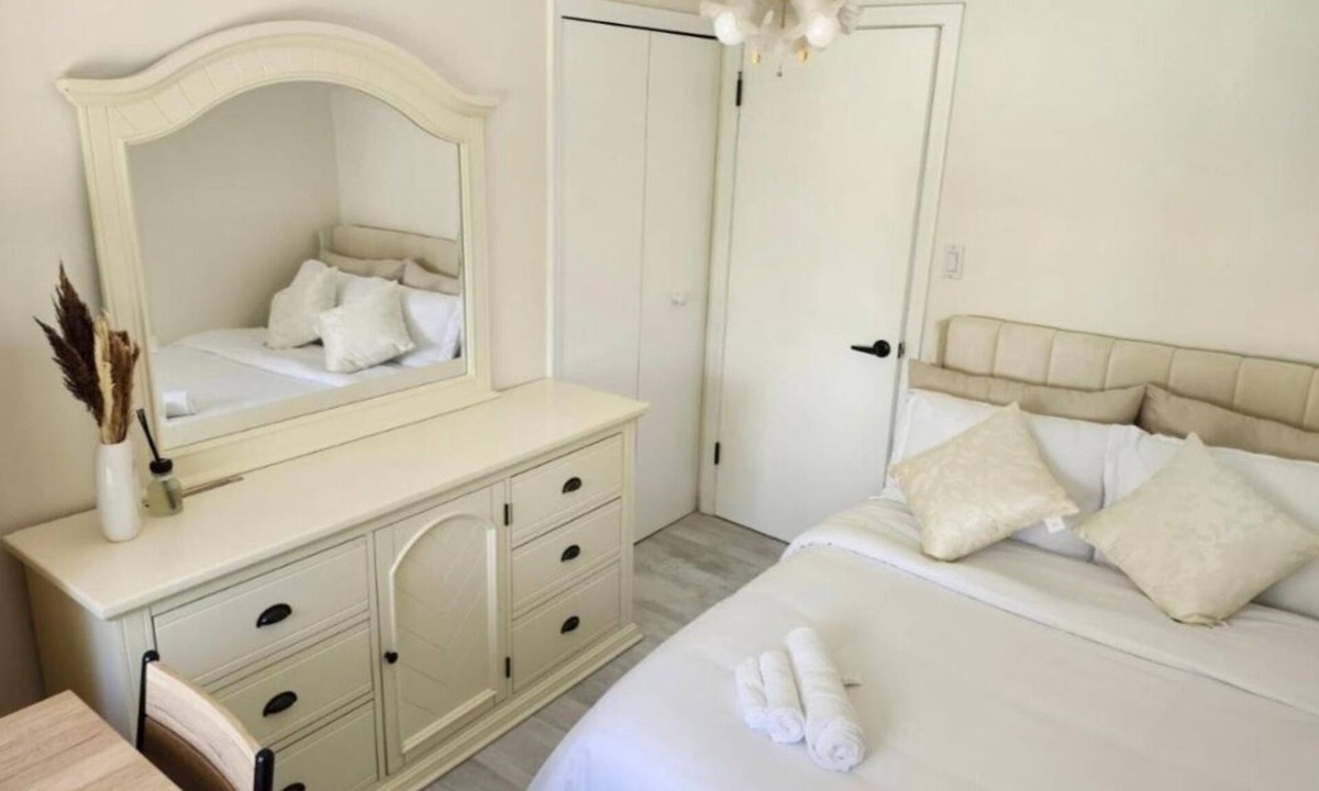 Hamilton House | 3Q Homestay: Simply Better, relax and recharge at Short-Stays.