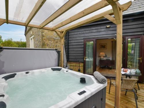 Kingsnorth House | 4 Bed in Ashford oc-86647