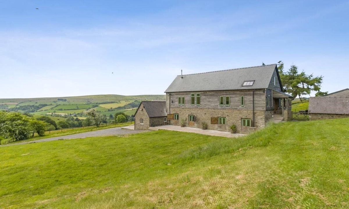 Newcastle-on-Clun Cottage | 4 Bed in Beguildy (oc-t41741)
